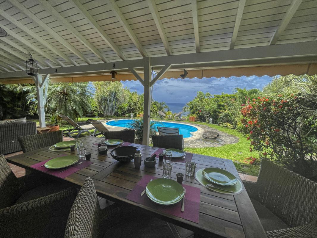 Villa Deshaies Guadeloupe__espace repas
